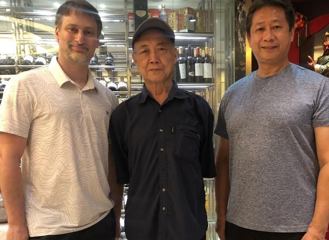 Su meistru Lee Kong